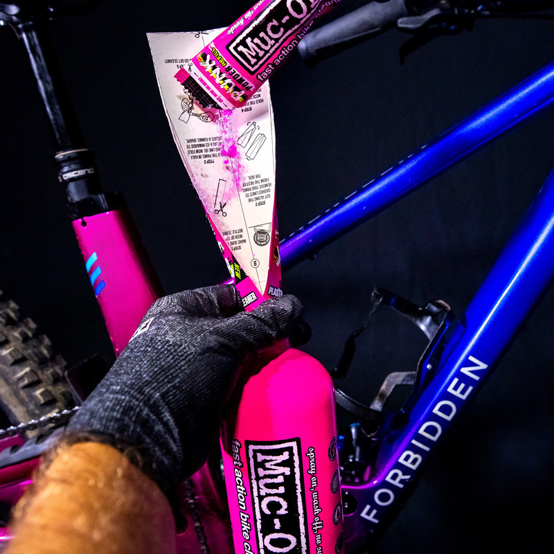 Muc-Off Punk Powder (4pack)+Bottle